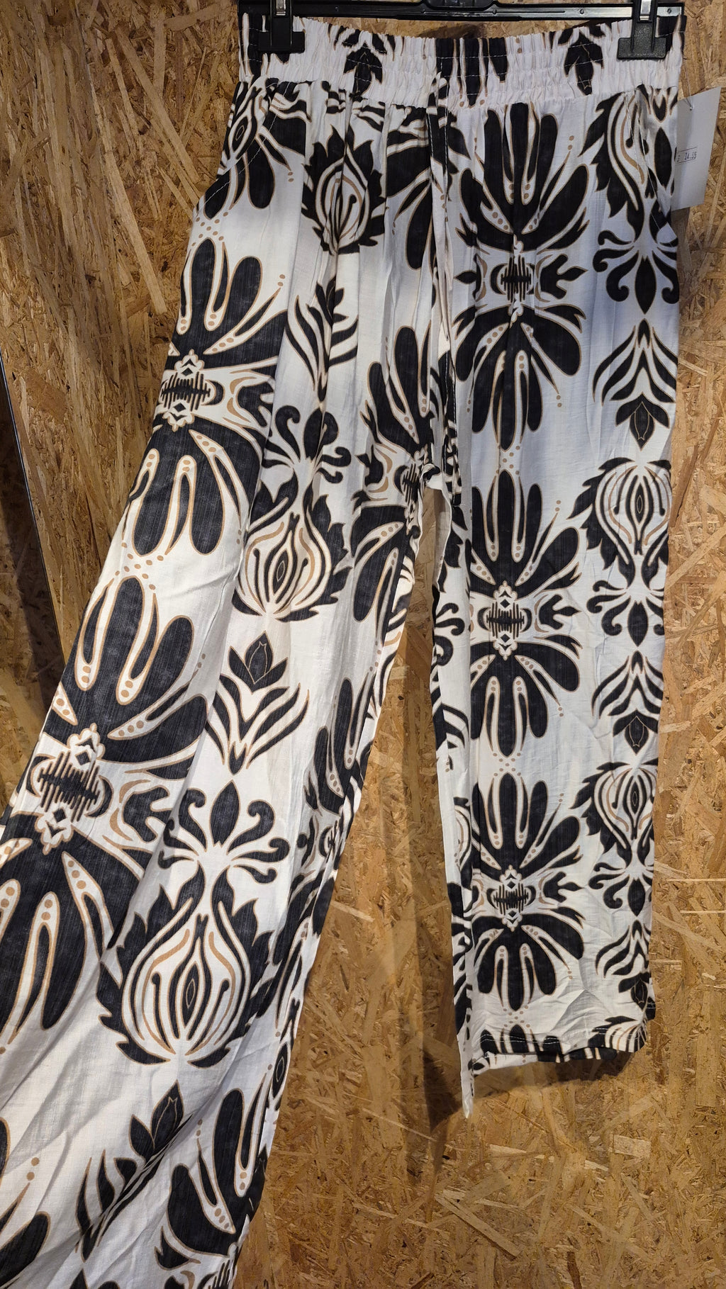 PANTALÓN FLUIDO ESTAMPADO NEGRO