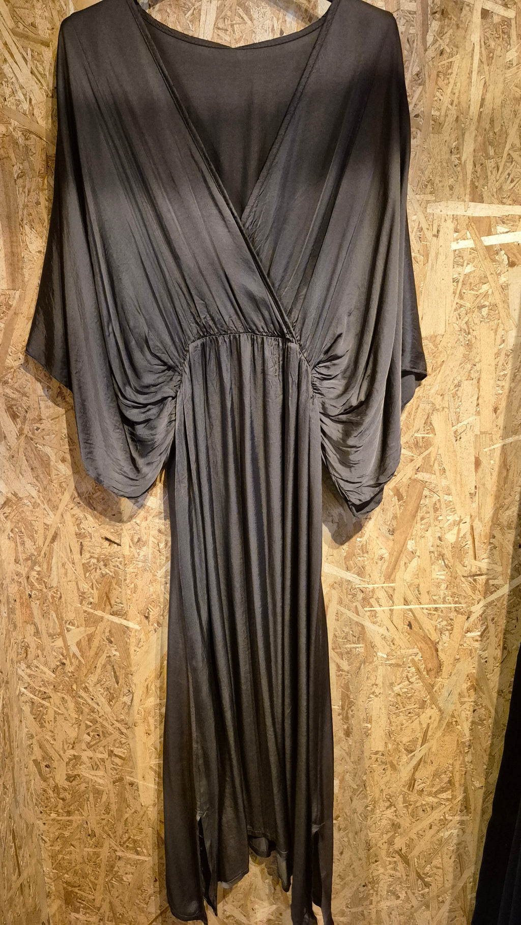 VESTIDO MARRÓN SATINADO LARGO