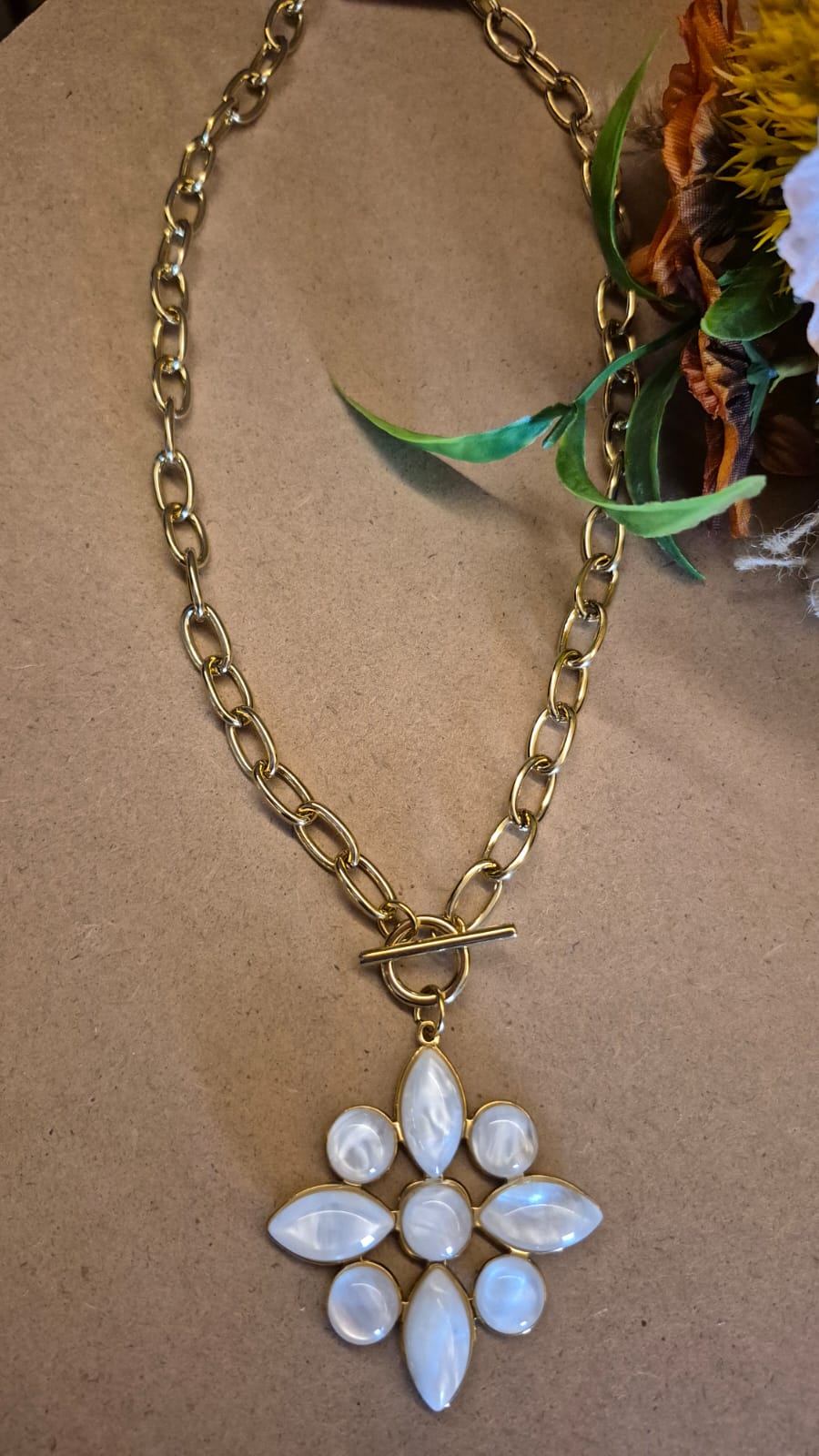COLLAR FLOR BLANCA